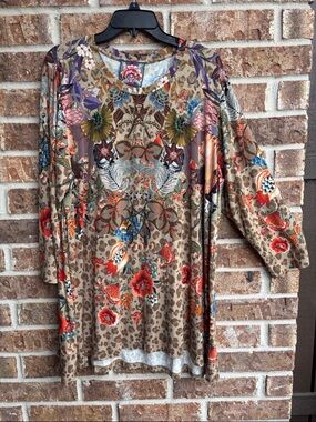 Johnny was Astrid swing Floral Multicolor Long-Sleeve Women's Tunic top